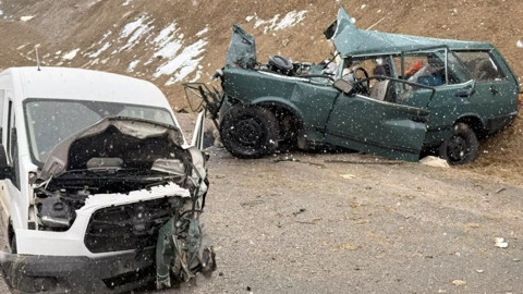 Gümüşhane'de feci kaza: Öğretmenleri taşıyan servis kaza yaptı! Can kaybı ve çok sayıda yaralı var