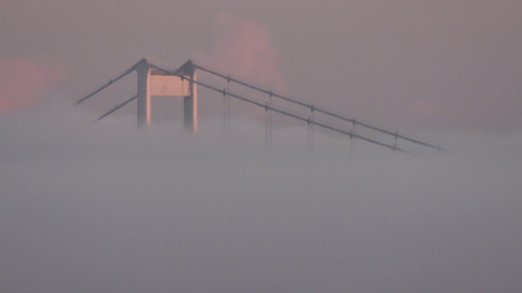 İstanbul'da yoğun sis: Fatih Sultan Mehmet Köprüsü gözden kayboldu