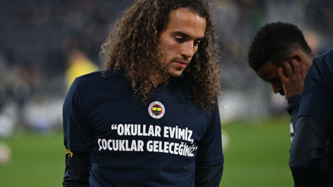 Fenerbahçeli futbolculardan anlamlı hareket! Okul saldırıları unutulmadı