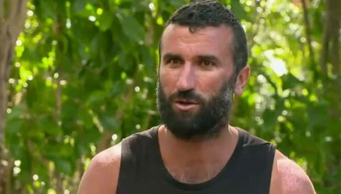 Türkiye'ye geldiği an tutuklanacak olan Hikmet Tuğsuz'un cezaevi korkusu! Ödül oyununu bilerek kaybetti - Resim: 1