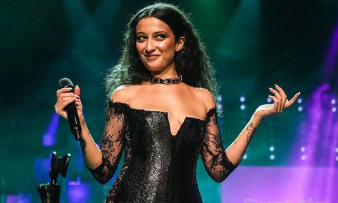 Melike Şahin'in makyajsız hali sosyal medyayı salladı! "Her halin çok güzel" - Resim: 1
