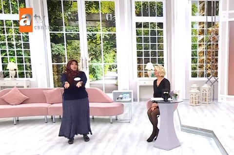 "Kendi isteğimle birlikte oldum" dedi, stüdyo karıştı! Esra Erol'un eli ayağı titredi - Resim: 1