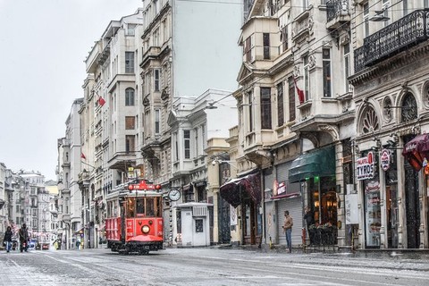 İstanbul'a bir de bu açıdan bakın: İşte, Beyoğlu'nun tarihi apartmanları! - Resim: 1