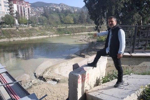 Hatay'da şehri resmen 2'ye bölen doğa harikasına bakan vatandaşlar gördükleri korkunç manzara ile neye uğradığını şaşırdı - Resim: 1