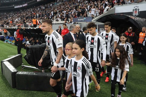 Orta saha için aranan yeni “Atiba” bulundu! Beşiktaş transferde atağa kalktı! 4 milyon euroluk yıldız için görüşmeler başladı - Resim: 1