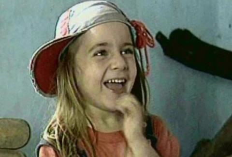 "Tin Tin Tini Hanım" şarkısıyla hafızalara kazınmıştı! Can Ayşecik'in çocuk yıldızı Ecem Kanun son haliyle şaşırttı - Resim: 1