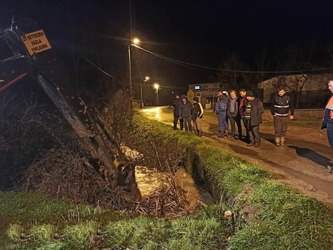 Sağanak felaketi!.. Mahalleli nöbet tutuyor! - Resim: 1