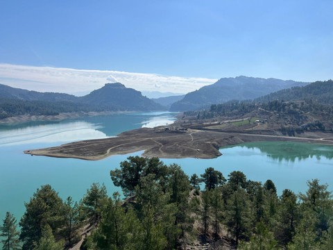Kahramanmaraş’ta 42 yıl önce yapılan baraj sonrası sular altında kalmıştı. Esrarengiz bir görüntüye sahip bölge yeniden ortaya çıktı - Resim: 1