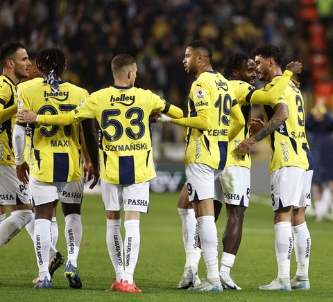 Fenerbahçe’de 8 milyon euroluk yıldızla ipler koptu! Ali Koç’a ayrılmak istediğini söyledi! Yıldız futbolcu sezon sonu kesin olarak gidiyor - Resim: 1