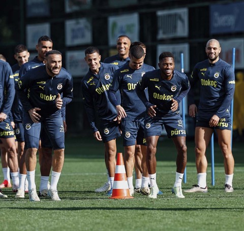 Taşlar yerinden oynadı! Fenerbahçe’de 6 yıldızın bileti zorunlu kesildi! Sezon sonu veda edecekler - Resim: 1