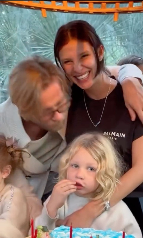 Can Yaman ve sevgilisinden ortalığı kasıp kavuran poz! Frikik vermemek için önüne çanta koydu - Resim: 8