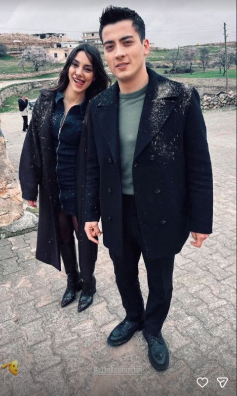 Dizi aşkı gerçek olmuştu! Dilin Döğer ile Atakan Özkaya'dan romantik paylaşım - Resim: 4