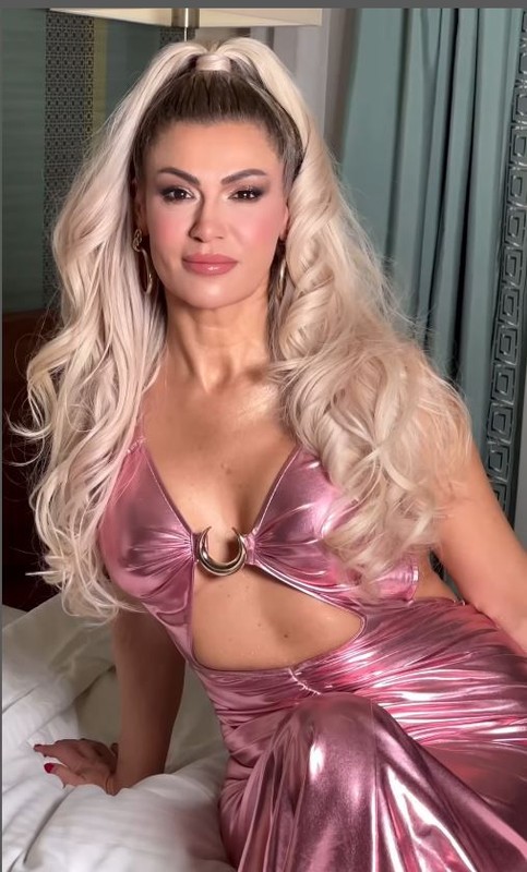 Popstar Mehtap Yılmaz'ın cesur tarzı sosyal medyayı kasıp kavurdu! Yüzündeki değişimi görenler şaştı kaldı! "Resmen Barbie bebek" - Resim: 5