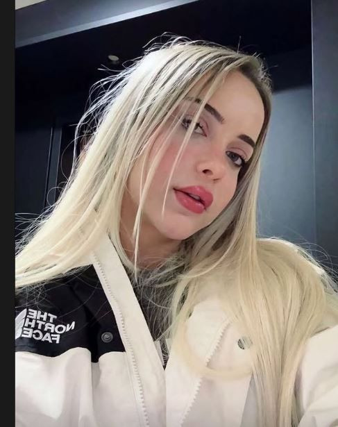 En çok kazanan Türk OnlyFans fenomenleri arasındaydı! Gizem Bağdaçiçek'in kırmızı bikinili pozları takipçilerinin yüreğini hoplattı - Resim: 12