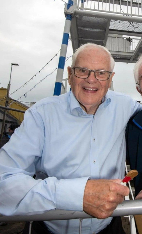 Geleneksel müziğin efsane ismiydi! Ünlü şarkıcı hayatını kaybetti - Resim: 3