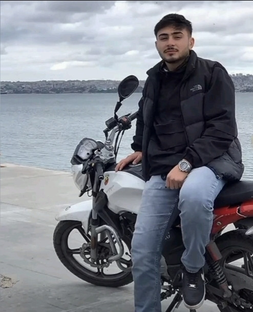 Metrobüste “Yan bakma” cinayeti! Baba ve oğlu, 22 yaşındaki gencin peşine düştü - Resim : 3