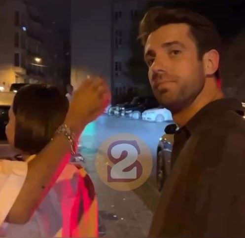 Zeynep Bastık öpüşürken yakalanmıştı! "Ortada net bir şey yok" diyen şarkıcı, o isimle ilk kez görüntülendi - Resim: 4