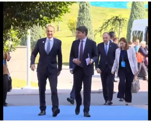 Herkes Miçotakis'i konuşuyor! Önce Mehter şoku, şimdi de bu yürüyüş: Sahte Kabadayı! - Resim : 1