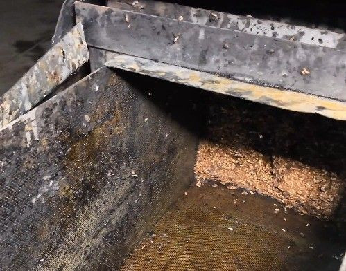 Nar ekşisi imalathanesinden hijyen skandalı! Görüntüler mide bulandırdı - Resim: 2