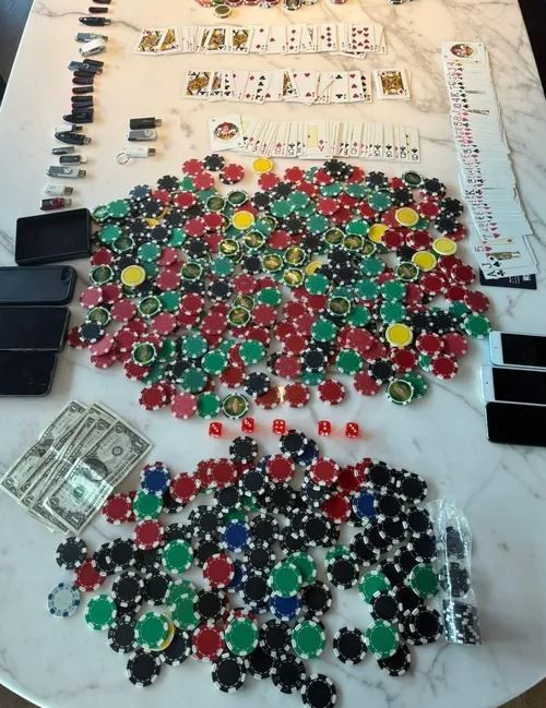 Bebek Otel soruşturmasında şoke eden detaylar! İşte Muzaffer Yıldırım'ın cep telefonundan çıkanlar: Flaş diskler, kumar masalarında ünlüler... - Resim : 2