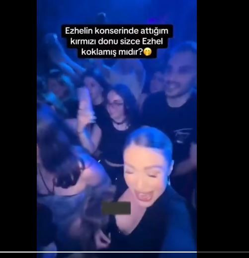 Rapçi Ezhel'in konserine giden genç kız, herkesin içinde kırmızı külodunu çıkarıp sahneye fırlattı. Ezhel'in külodu alıp yaptığı hareket herkesi şaşırttı - Resim: 8