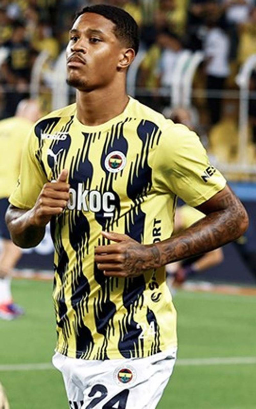 Fenerbahçeliler çok mutlu olacak! 13 milyon euroluk yıldızın sözleşmesi uzatıldı! Mourinho’nun kare ası 2028’e kadar takımda kalacak - Resim: 5
