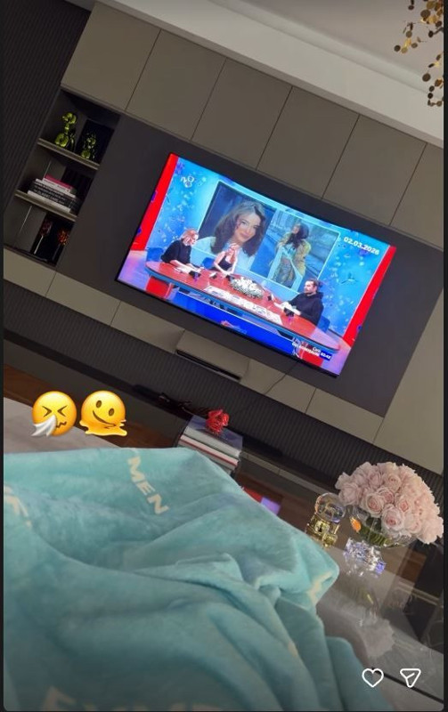 Ece Erken'den sevenlerini korkutan haber! Canlı yayına çıkamadı - Resim: 6