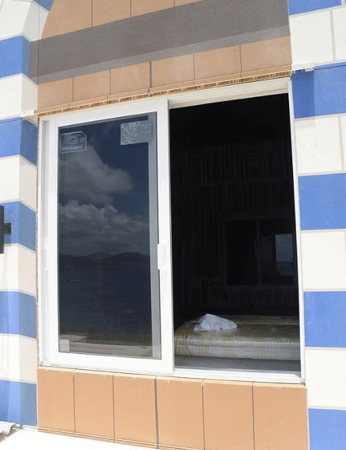 Epstein dosyasında yeni perde! Kabus adasındaki tapınaktan fotoğraflar! Kirli yatak ve şifreli semboller - Resim: 10