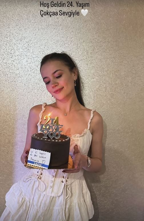 Yağmur Yüksel 24 yaşına girdi! Sevgilisi Oktay Ekinci'den romantik kutlama geldi - Resim: 3