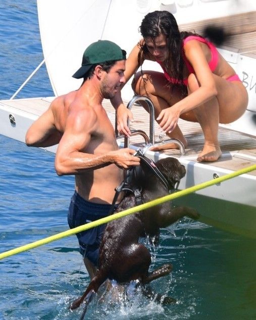 Pınar Deniz ile Kaan Yıldırım çiftinden tatil kareleri! Bodrum'da demirledikleri teknelerinde görüntülendiler - Resim: 2
