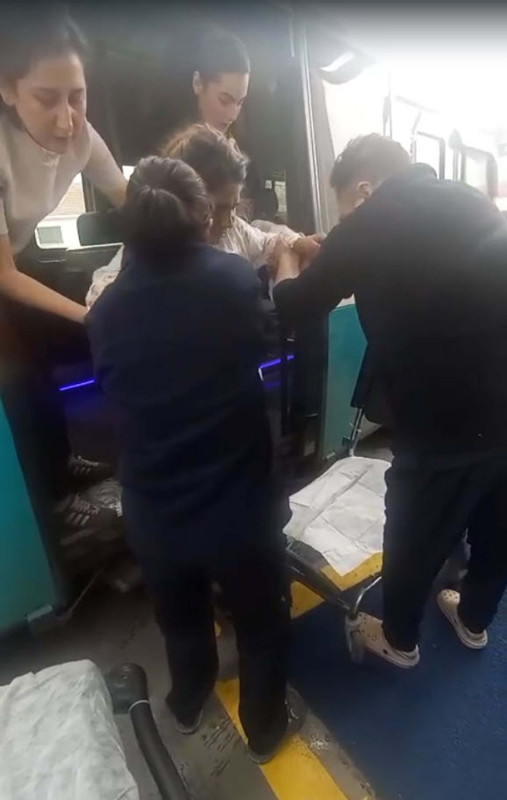 Hastaneye gidiyordu: Dolmuşta doğum yaptı - Resim: 4