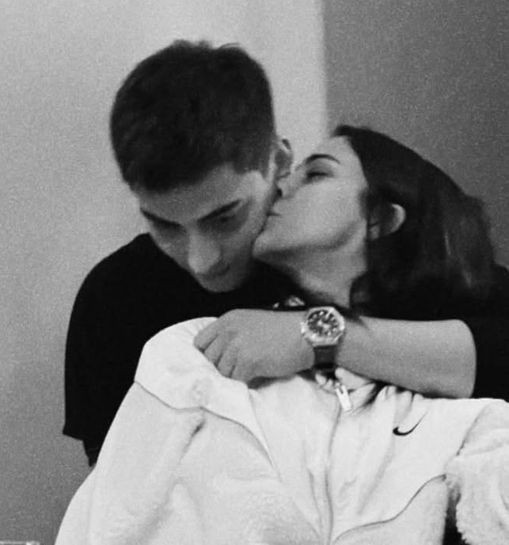 Dizi aşkı gerçek olmuştu! Atakan Özkaya ile Dilin Döğer'den aşk romantik poz - Resim: 4