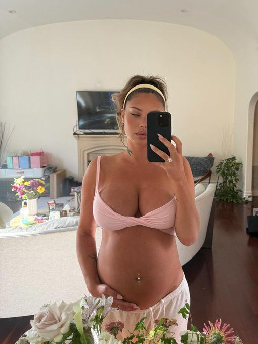 34 yaşındaki ünlü modelden acı haber! Daha yeni anne olmuştu - Resim: 5