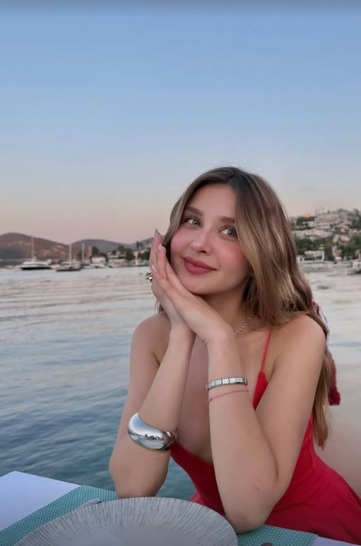 Eyüpspor'da forma giyen Dorukhan Toköz'ün adı aşk dedikodularına karışmıştı! Ünlü futbolcudan o iddialara fotoğraflı yanıt geldi - Resim: 3