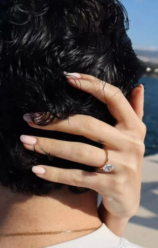 Dünyanın en güzel kızı Thylane Blondeau evleniyor! Nişan yüzüğünün değeri dudak uçuklattı - Resim: 7