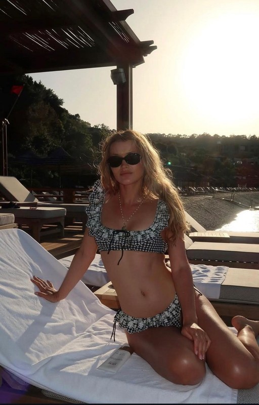 Dünyaca ünlü model Bodrum'da yaz sezonunu açtı! Bikinili pozları sosyal medyayı salladı - Resim: 3