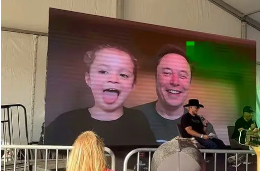 2 bin kişinin karşısına çıktı! Elon Musk canlı yayını yarıda kesti! - Resim: 4