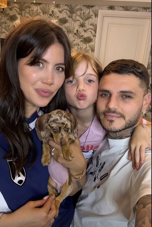 Aşklarına bir şans daha vermişlerdi!  Galatasaray’ın yıldız futbolcusu Mauro Icardi ile Wanda Nara'dan mutlu aile pozu geldi - Resim: 6