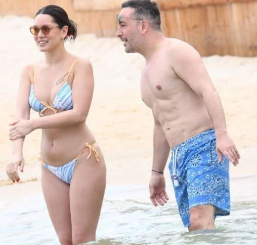 Oğuzhan Koç ve Hazal Subaşı plaja indi! 2'sinin de fiziği gündem oldu - Resim : 2