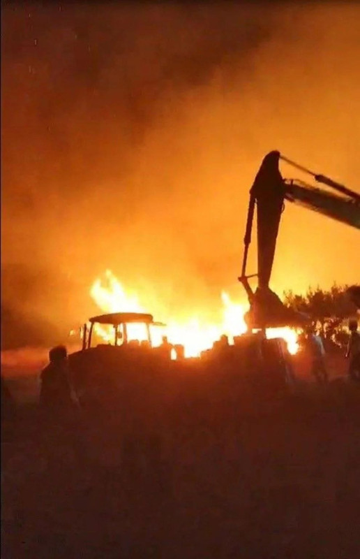 Sabah sönmüştü, akşam tekrar alevlendi: Sakarya-Bilecik hattındaki yangın köyleri tehdit ediyor - Resim: 8