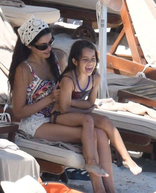 Hande Erçel Bodrum tatilinde görüntülendi! Fiziği ile kendine hayran bıraktı - Resim: 2