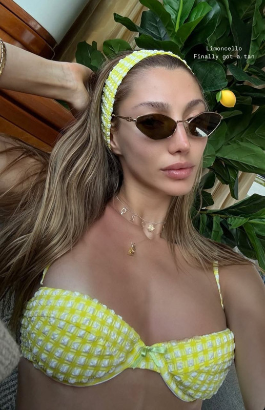 Şevval Şahin'den nefes kesen tatil pozları! Bikinisiyle sere serpe uzandı, kusursuz fiziği dikkat çekti - Resim: 4