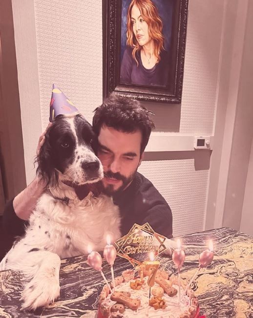 Annesinin ölümüyle yıkılan Akın Akınözü'nden doğum günü kutlaması! "Bir boşluğa dokundun sen" - Resim: 3