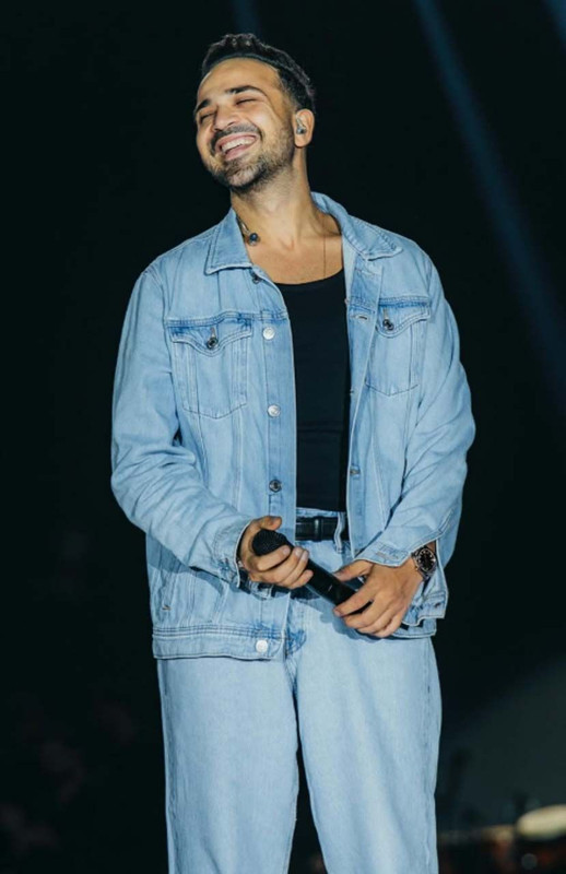 Ünlü şarkıcı ve komşuları arasında gerginlik! Suç duyurusunda bulundu - Resim: 2