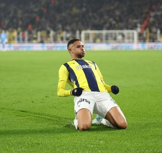 Fenerbahçe devre arasında hamle yapacaktı! Yıldız futbolcu için rakip çıktı - Resim: 5