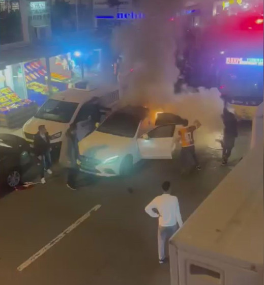 Galatasaray'ın şampiyonluk kutlamasında facianın eşiğinden dönüldü! Cayır cayır yandı: Korku dolu anlar kamerada - Resim : 3