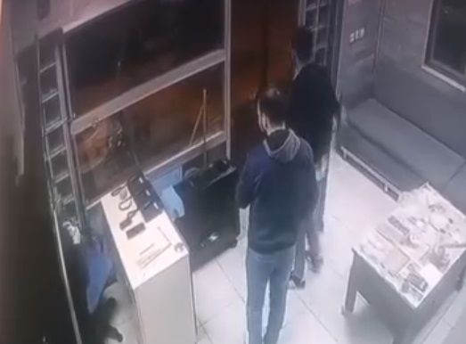 Taksi şoförüyle tartışıp kurşun yağdırdı! Şüpheli hakkında tepki çeken karar: Duraktaki şoförlerin panik anları kamerada - Resim: 2