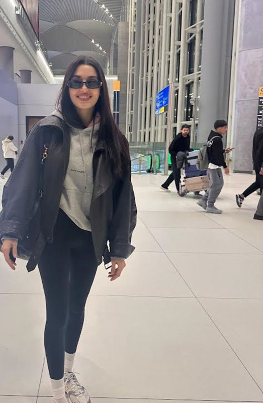 Hande Erçel'den beklenen açıklama geldi! Ünlü yapımcı Güvenatam'la aşk mı yaşıyor? - Resim: 6