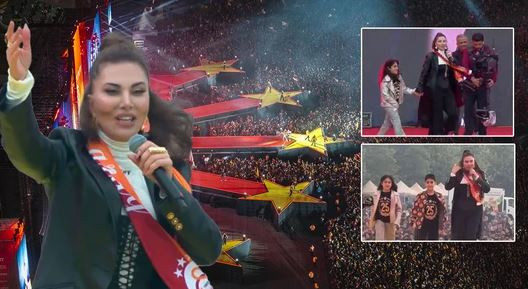 Samsun’da Ebru Yaşar rüzgarı! On binlerce hayranını coşturdu… Son şarkıları “Affet” ve “Sanmadan Git” büyük beğeni topladı! Elbisesi göz kamaştırdı - Resim : 5