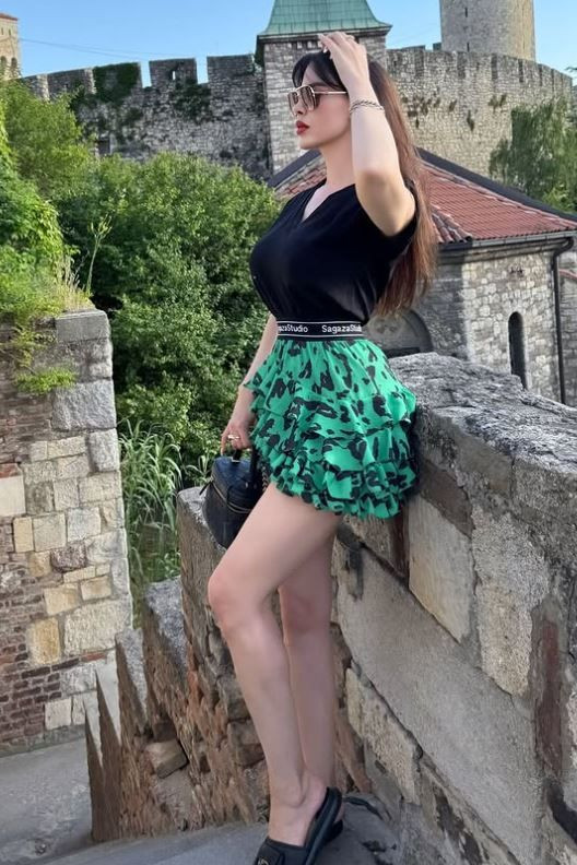 "Bayan Bacak" olarak da biliniyordu! 117 santimetre bacak boyu olan ünlü manken Yağmur Ayaz'ın asıl mesleği şaşırttı! Yeni rotası daha da ilginç - Resim: 4